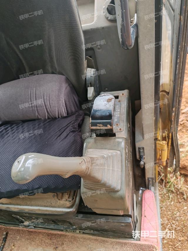 座椅左側(cè)控制臺(tái)/音響/含左手柄（駕駛室部分）