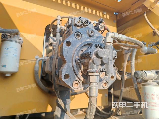 液壓泵斜45?左（大件艙室）