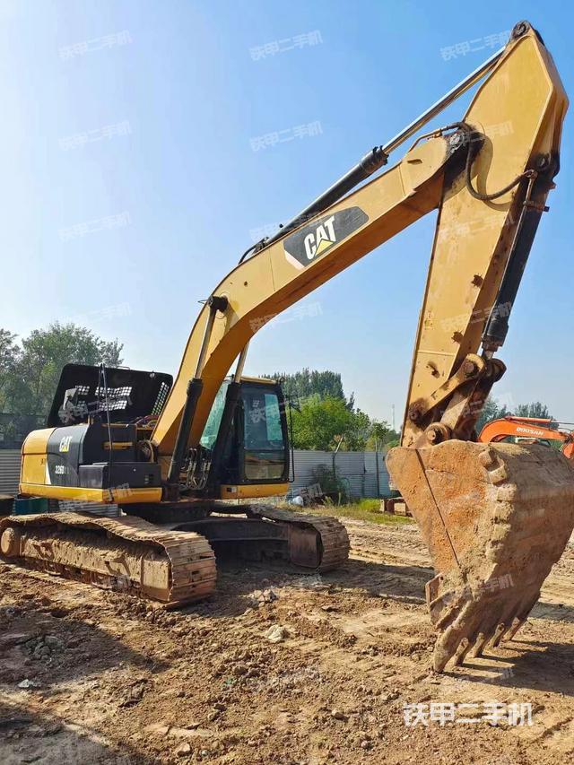 駕駛室頂部（整機(jī)外觀）