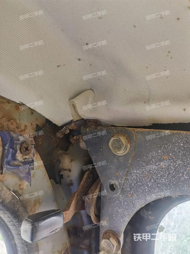 駕駛室左前45度（駕駛室部分）