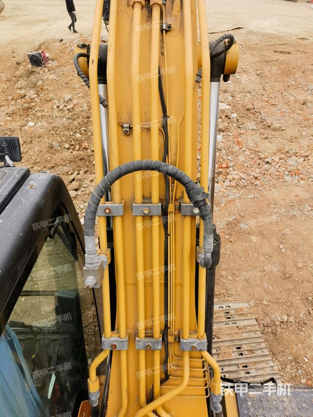 大臂背部俯視（工作和回轉(zhuǎn)裝置）