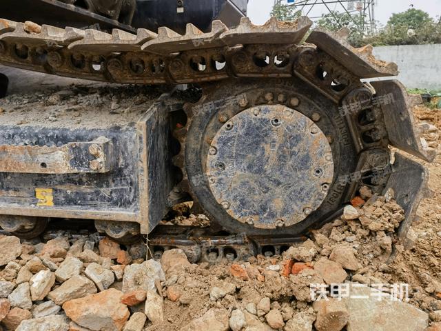 右驅(qū)動(dòng)輪（行走機(jī)構(gòu)）