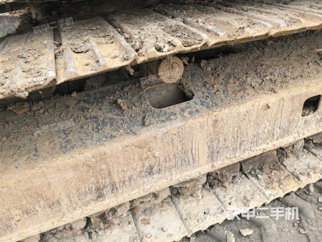 左驅(qū)動輪（行走機構(gòu)）