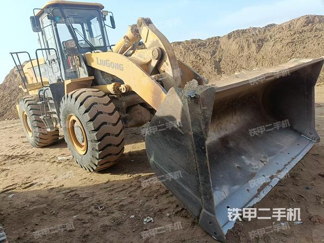 駕駛室操作臺(tái)（整機(jī)外觀及大件）