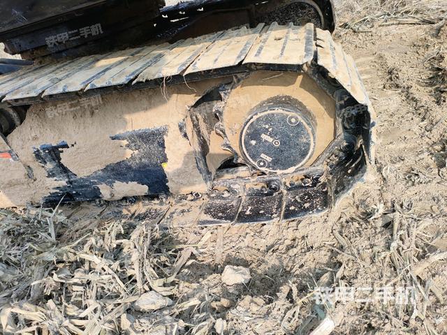 左驅(qū)動輪（行走機構(gòu)）