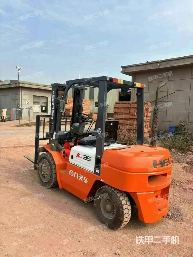 整機(jī)右后45°（設(shè)備外觀及核心部件）