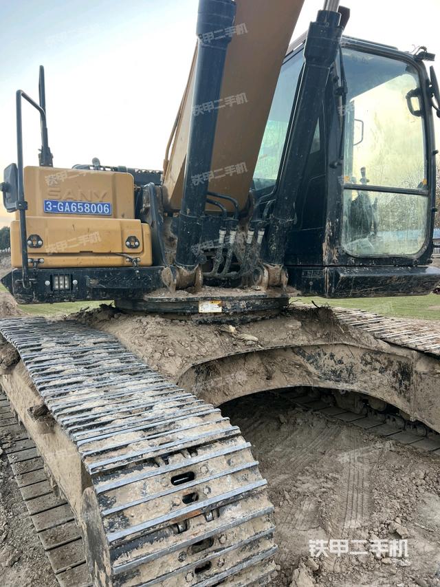 駕駛室整體（整機(jī)外觀）