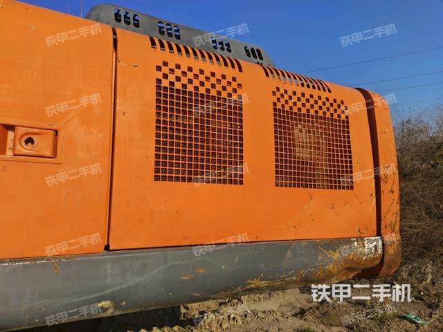 散熱器正面(大件艙室) 散熱器正面(大件艙室)