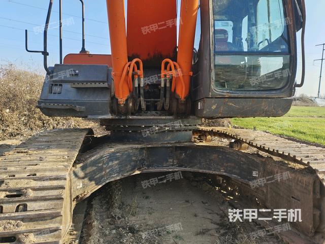 轉(zhuǎn)盤和下車架正前(工作和回轉(zhuǎn)裝置) 轉(zhuǎn)盤和下車架正前(工作和回轉(zhuǎn)裝置)