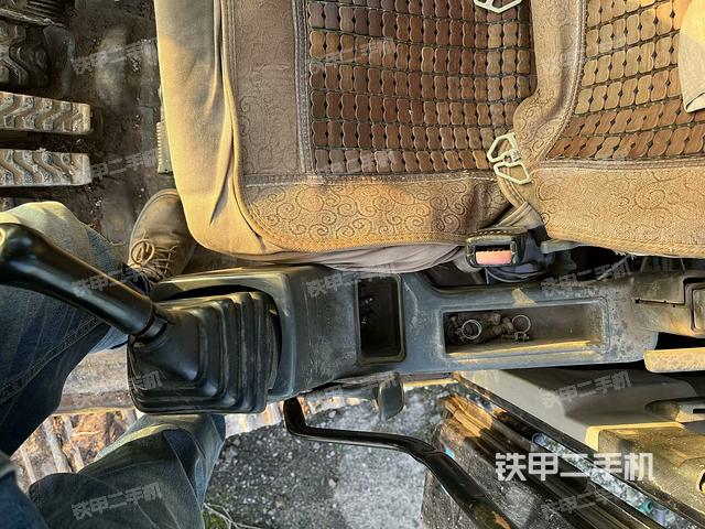 座椅左側(cè)控制臺(tái)/音響/含左手柄（駕駛室部分）