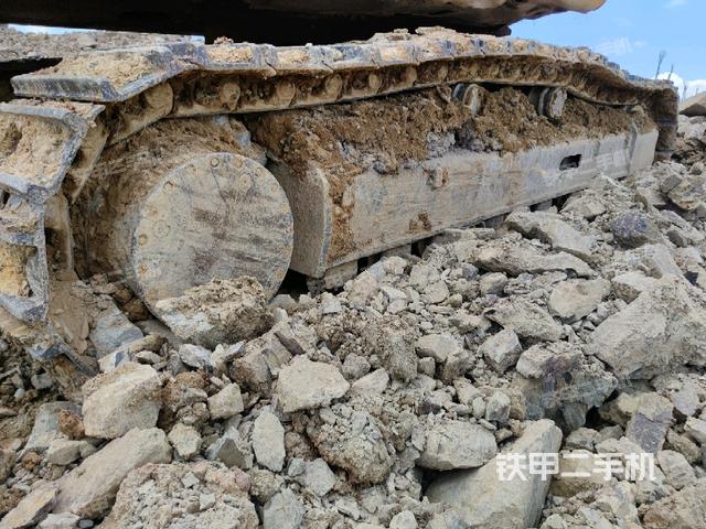 右側(cè)履帶整體（行走機(jī)構(gòu)）