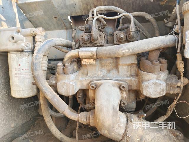 液壓泵艙室正面整體(整機(jī)外觀) 液壓泵艙室正面整體(整機(jī)外觀)
