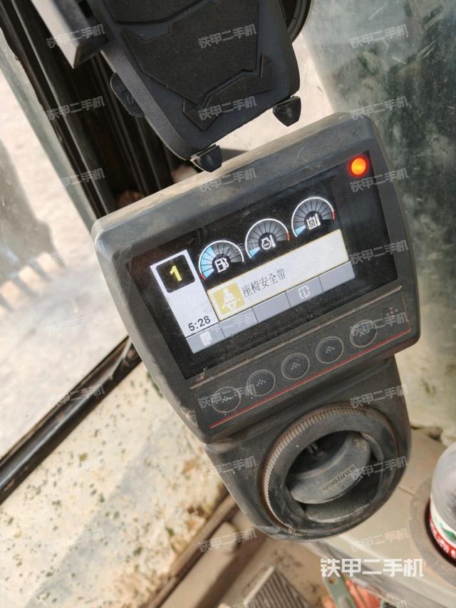 駕駛室正側(cè)（駕駛室部分）