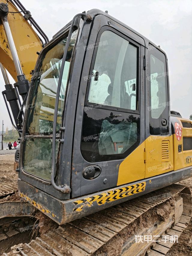 座椅左側(cè)控制臺(tái)/音響/含左手柄（駕駛室部分）