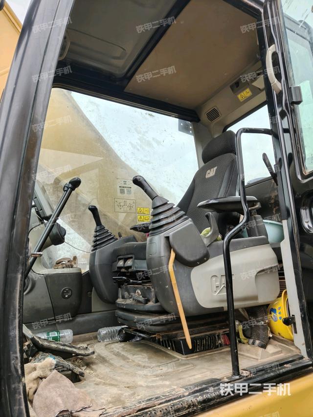 座椅左側(cè)控制臺(tái)/音響/含左手柄（駕駛室部分）