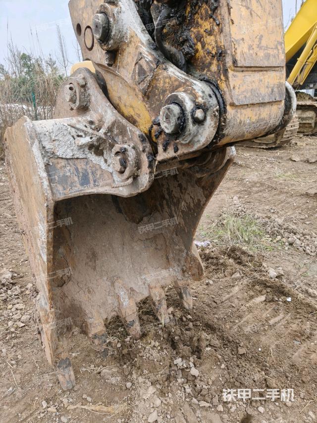 大臂油缸整體?豎拍（工作和回轉(zhuǎn)裝置）