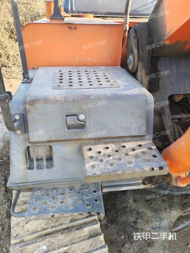 大臂根部?斜視(工作和回轉(zhuǎn)裝置) 大臂根部?斜視(工作和回轉(zhuǎn)裝置)