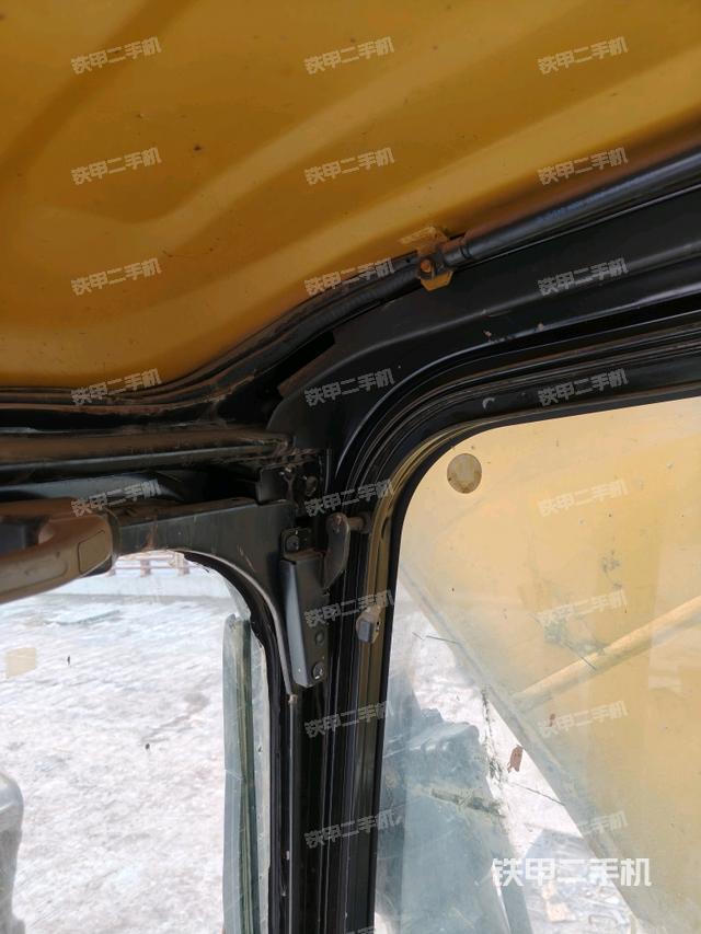 右側(cè)玻璃角標(biāo)（駕駛室部分）