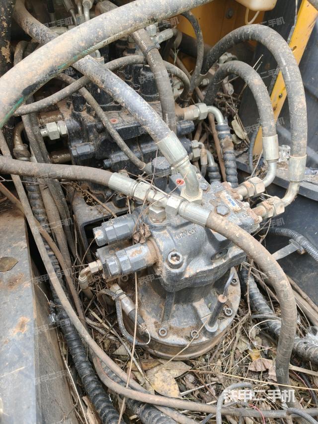 回轉(zhuǎn)馬達(dá)（上車部件）