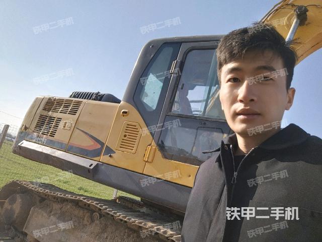 雷沃重工FR220E挖掘机的设备实拍-第1张实拍照片