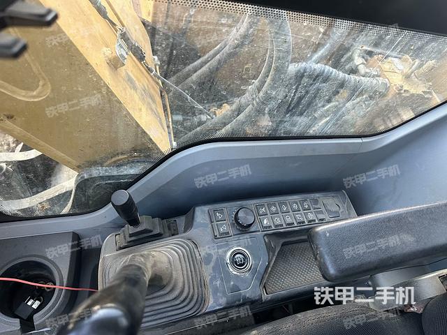 后窗玻璃角標(biāo)（駕駛室部分）