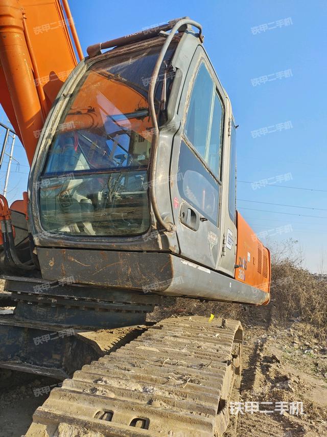 駕駛室左前45度(駕駛室部分) 駕駛室左前45度(駕駛室部分)