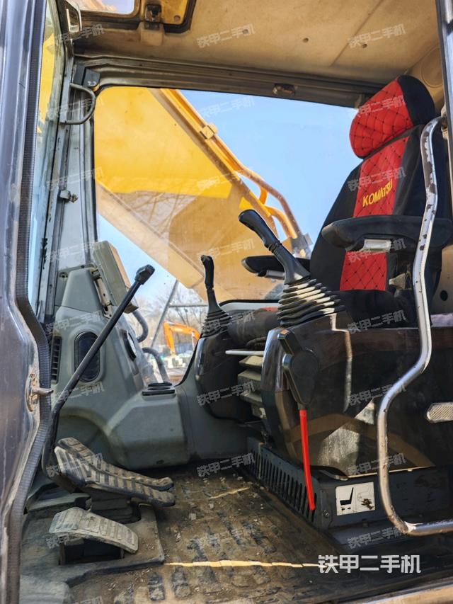 駕駛室整體（整機(jī)外觀）