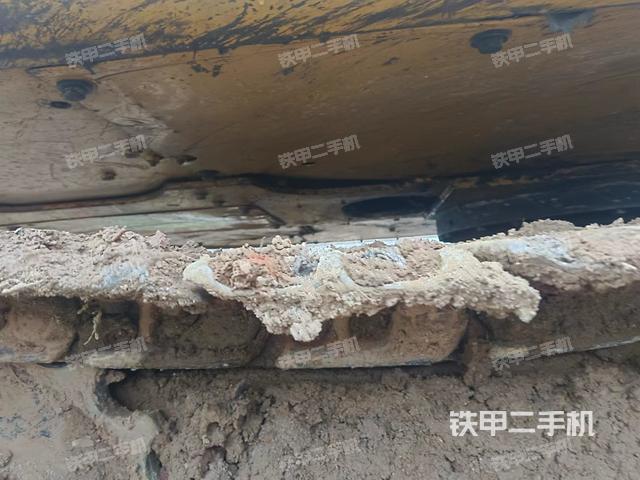 駕駛室整體(整機(jī)外觀) 駕駛室整體(整機(jī)外觀)