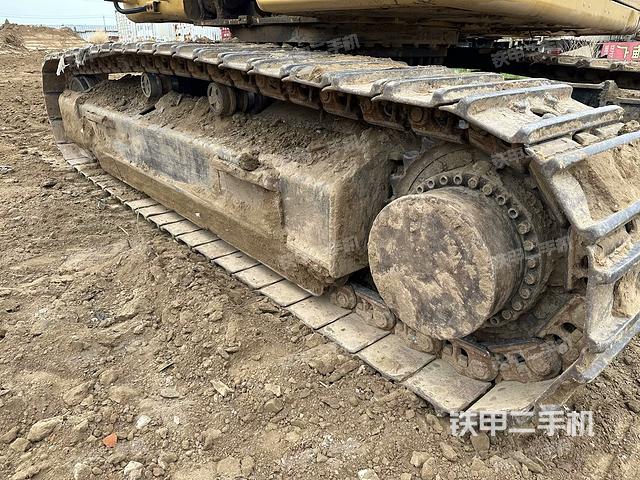 單側(cè)履帶整體（整機(jī)外觀）