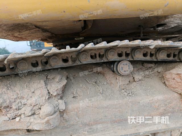 右驅(qū)動(dòng)輪（行走機(jī)構(gòu)）