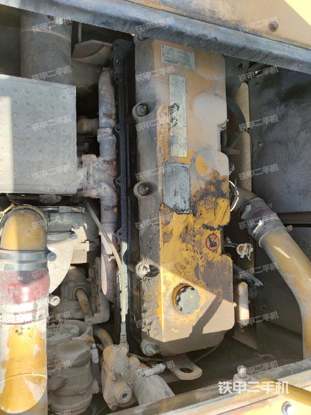 氣門(mén)室蓋螺絲特寫(xiě)（上車(chē)部件）