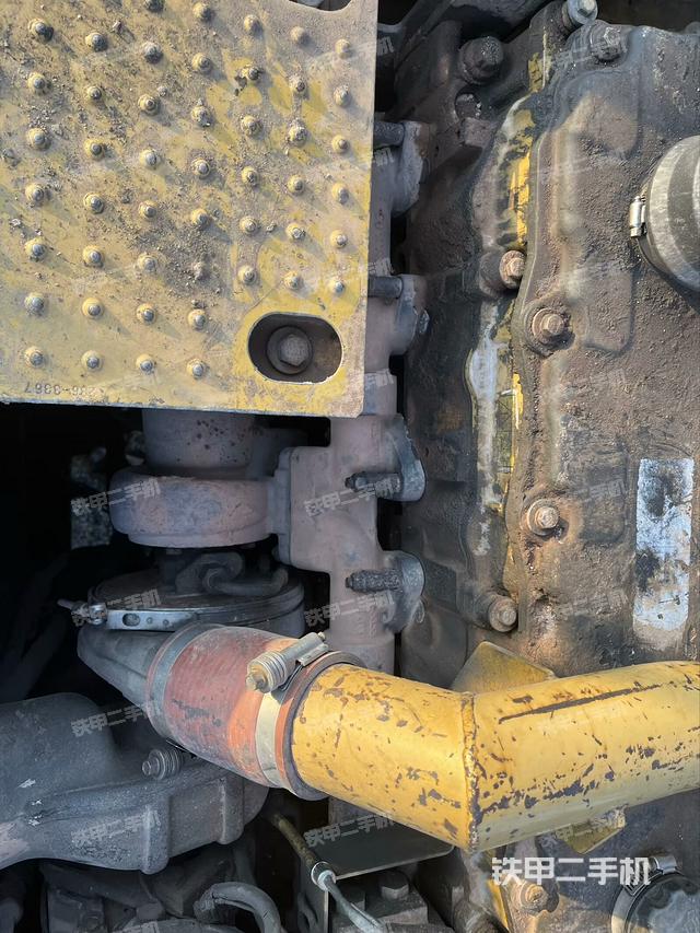 氣門(mén)室蓋螺絲特寫(xiě)（上車(chē)部件）