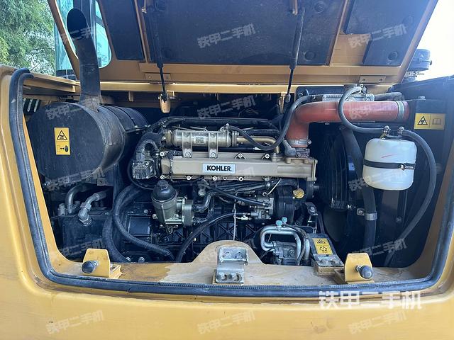 發(fā)動(dòng)機(jī)室（上車部件）