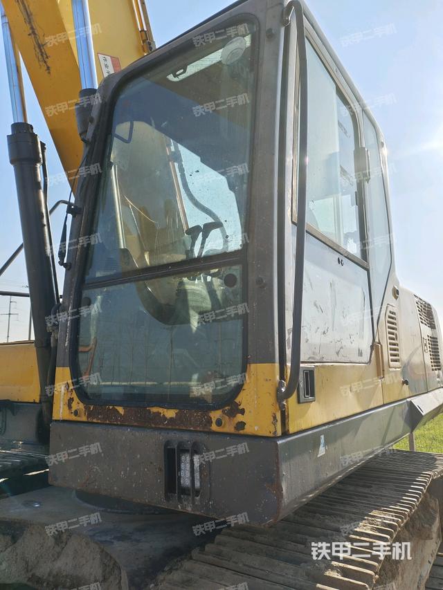 駕駛室左前45度（駕駛室部分）