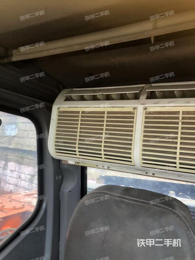 座椅后部(駕駛室部分) 座椅后部(駕駛室部分)