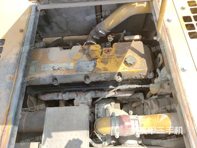 發(fā)動(dòng)機(jī)室（上車(chē)部件）