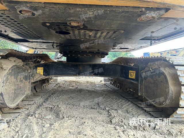 右驅(qū)動(dòng)輪（行走機(jī)構(gòu)）