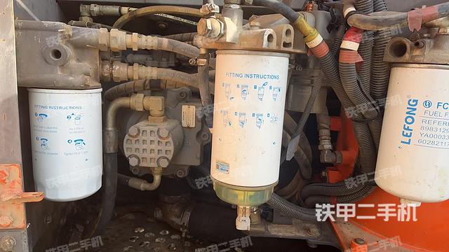 液壓泵艙室正面整體(整機(jī)外觀) 液壓泵艙室正面整體(整機(jī)外觀)