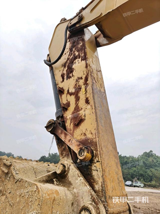 大臂油缸整體?豎拍（工作和回轉(zhuǎn)裝置）