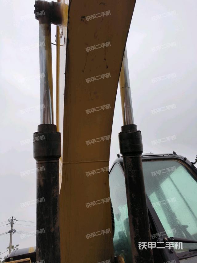 大臂油缸整體?豎拍（工作和回轉(zhuǎn)裝置）