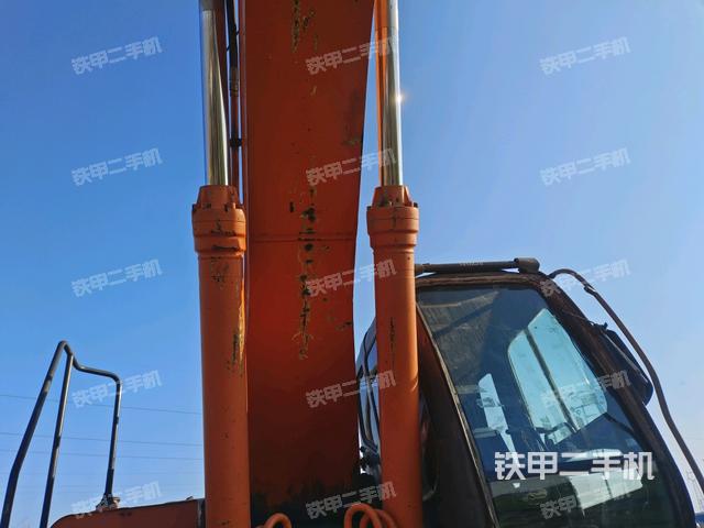 大臂油缸整體?豎拍(工作和回轉(zhuǎn)裝置) 大臂油缸整體?豎拍(工作和回轉(zhuǎn)裝置)