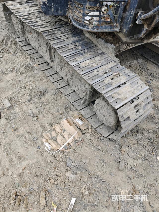 右側(cè)履帶整體?（行走機(jī)構(gòu)）