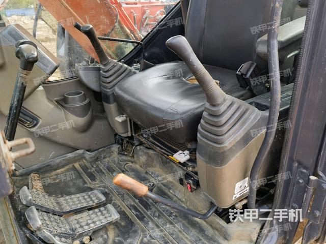 座椅左側(cè)控制臺(tái)/音響/含左手柄（駕駛室部分）