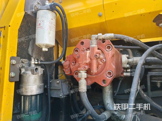 液壓泵斜45?左（大件艙室）