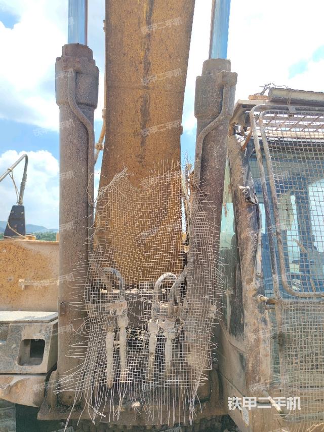 大臂油缸整體?豎拍（工作和回轉(zhuǎn)裝置）