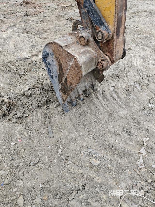 鏟斗右后整體（工作和回轉(zhuǎn)裝置）