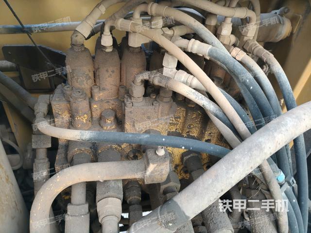 發(fā)動(dòng)機(jī)室（上車部件）