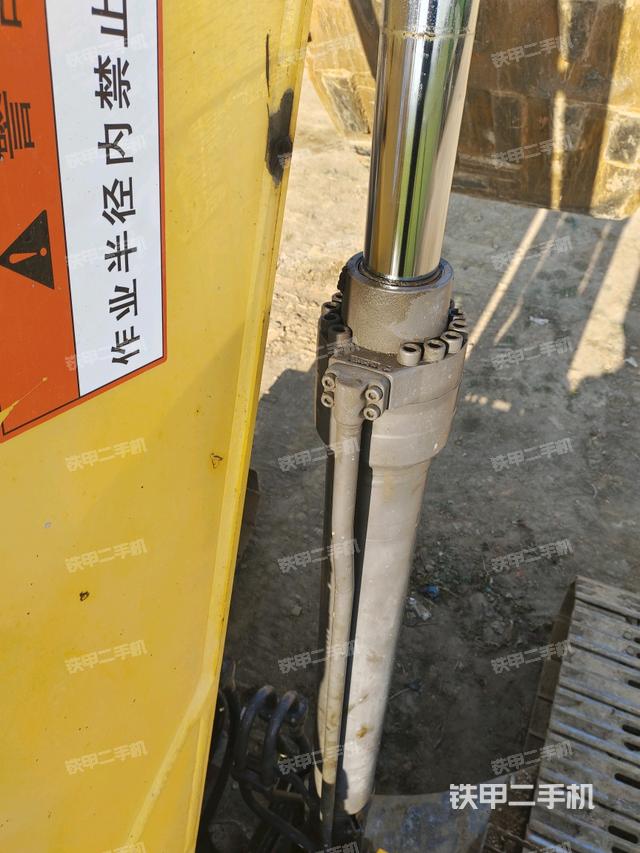 大臂油缸整體?豎拍（工作和回轉(zhuǎn)裝置）