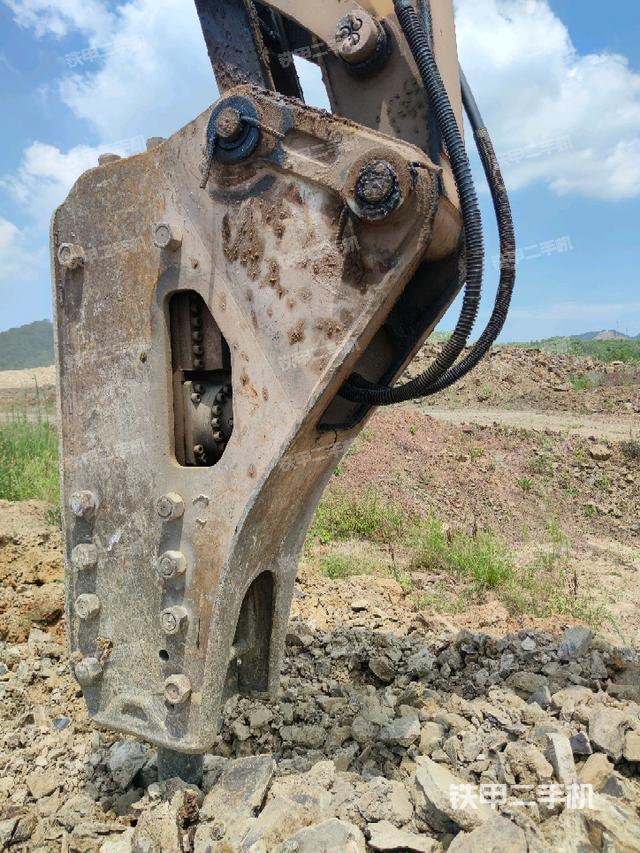 鏟斗右后整體（工作和回轉(zhuǎn)裝置）