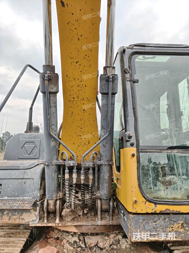 大臂根部?斜視（工作和回轉(zhuǎn)裝置）